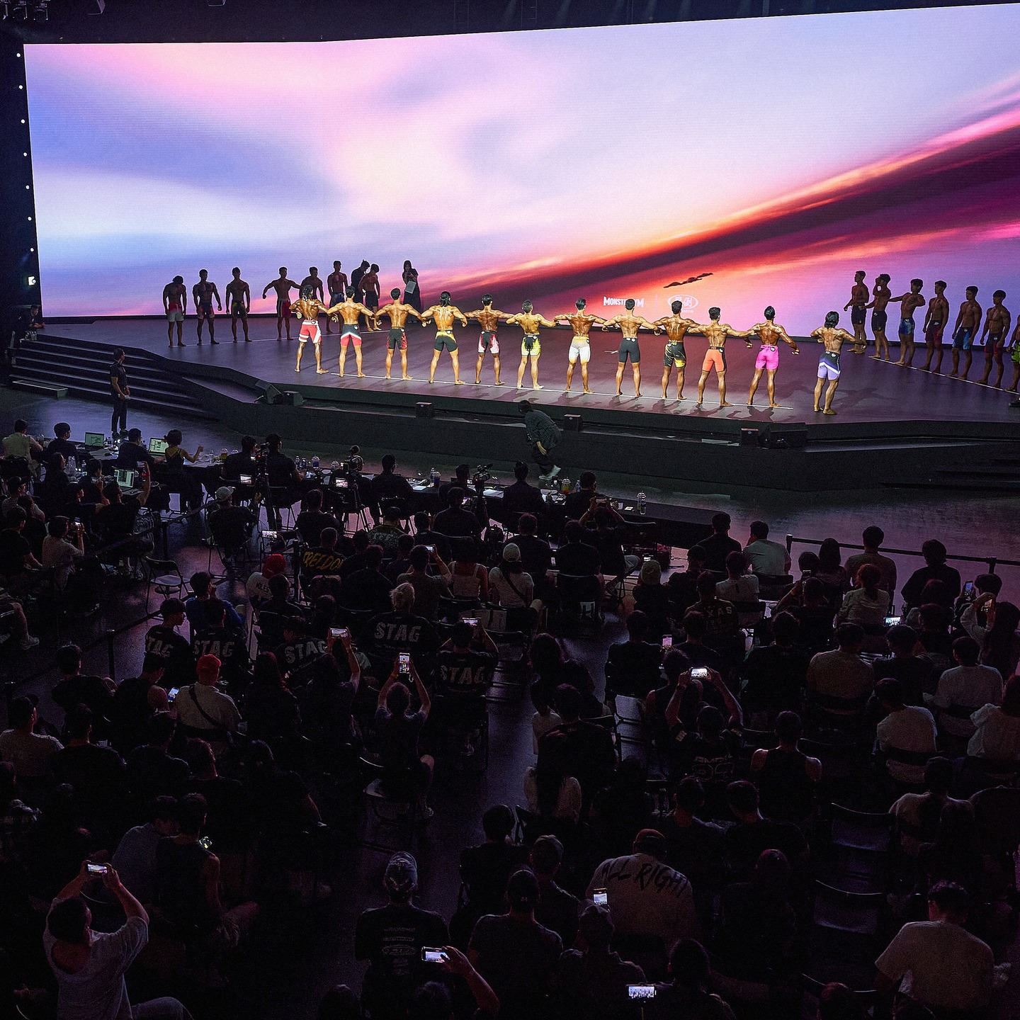 월드 오브 몬스터짐 포스터